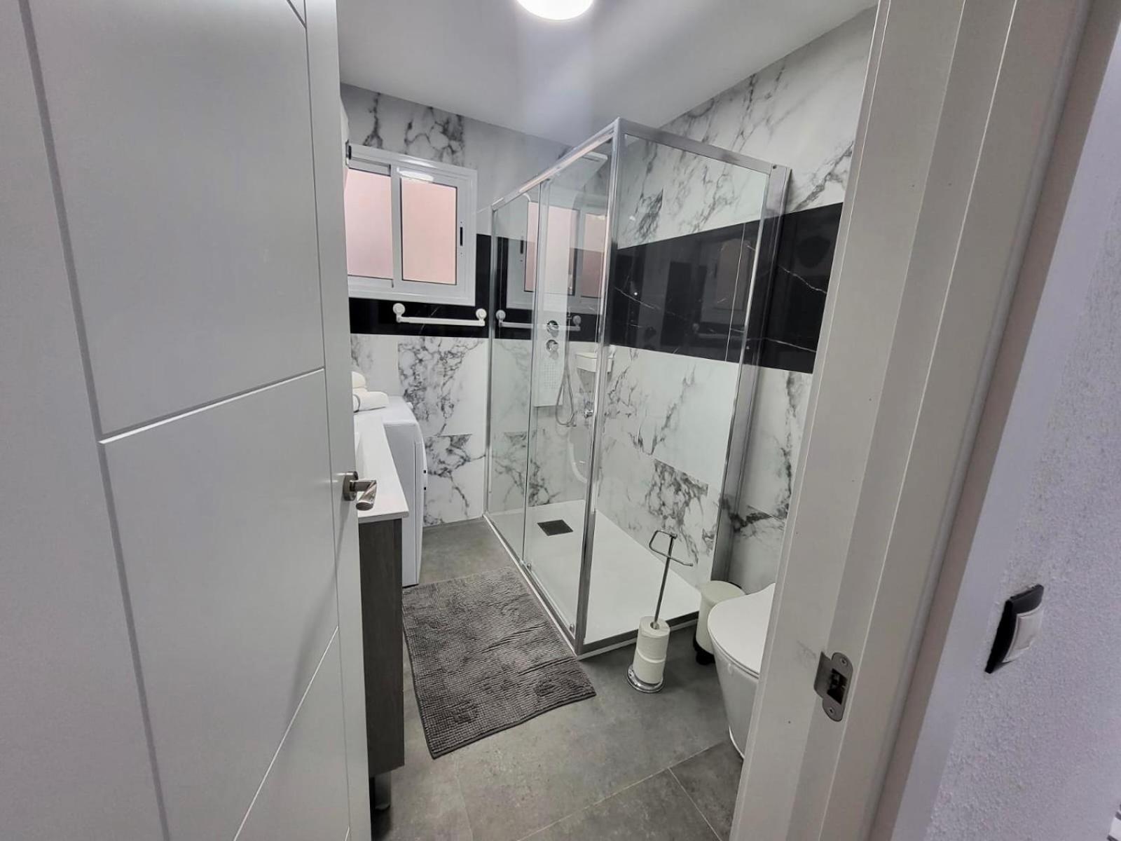 2 Bedrooms Flat + Balcony + Parking At Las Canteras Beach 大加那利岛拉斯帕尔马斯 外观 照片